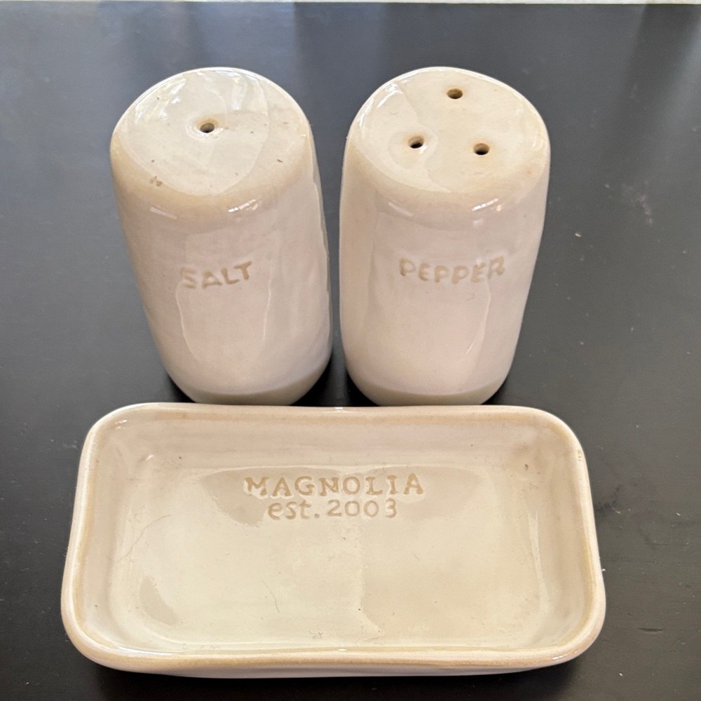 Magnolia Cream Shaker Set with Tray
